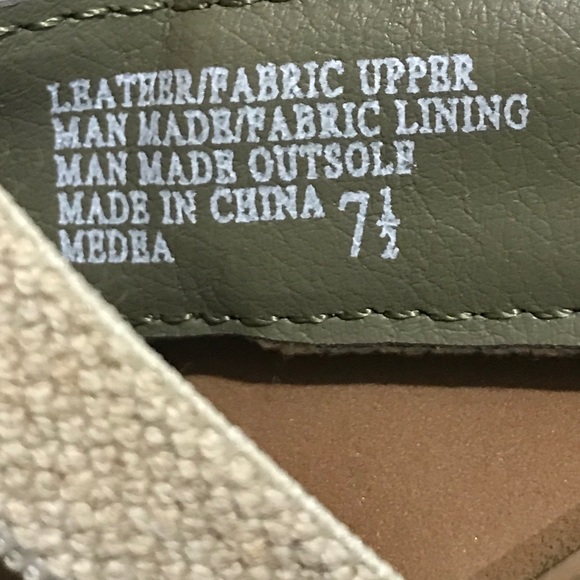 Yellow Box Wedges - Picture 4 of 5